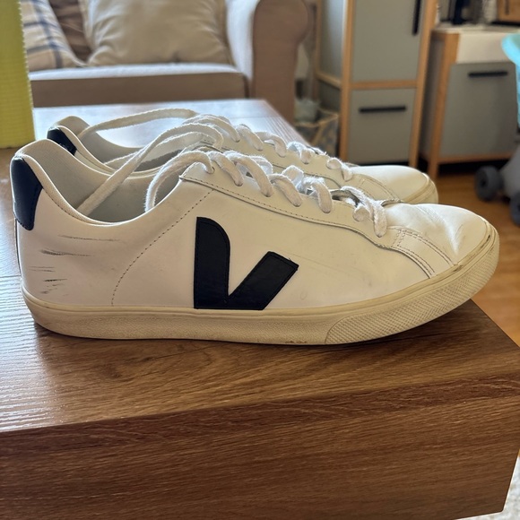 Veja White Leather Sneakers with Black V Logo - Picture 2 of 4